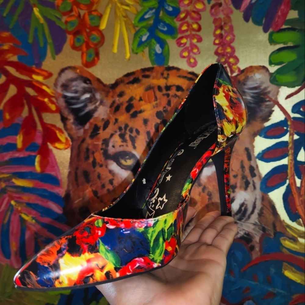 "Paint me Flowers" Pumps